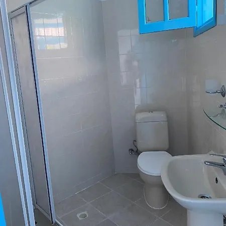 Bellapais Abbey Boutique מלון קיירניה