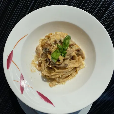 Bellapais Abbey Boutique מלון קיירניה