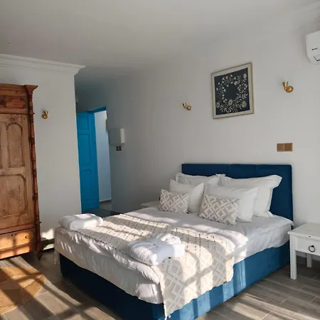 Bellapais Abbey Boutique מלון