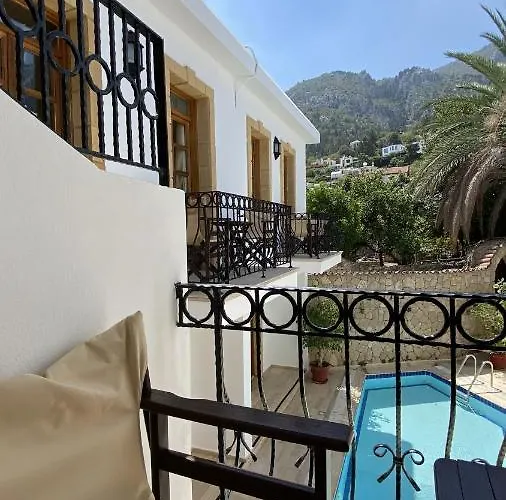 Bellapais Abbey Boutique * Κερύνεια