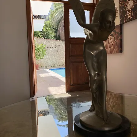 Bellapais Abbey Boutique فندق كيرينيا
